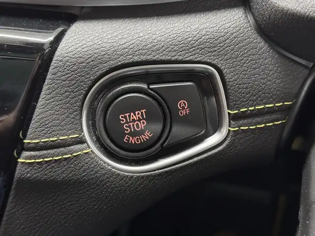 ＢＭＷ Ｘ２ xDrive20i 三重県 2018(平30)年 1.6万km スパークリングストームブリリアントエフェクト プレミアムガソリン・ターボ/xDrive（4WD）/MTモード付フロア8AT（DCT）/8インチ iDriveナビ/（FM/AM/HDDREC/CD/DVD/Bluetooth/USB）/リヤビューカメラ（予想進路表示機能付）/ドライブレコーダー 前後/ETC（ミラー内蔵・ITSスポット対応・DSRC車載器）/【OP】電動パノラマガラスサンルーフ/安全/●ドライビング・アシスト/・レーンディパーチャーウォーニング（車線逸脱警告システム）/・前車接近警告機能/・衝突回避・被害軽減ブレーキ/●【OP】ドライビング・アシスト・プラス/・アクティブクルーズコントロール（ストップ＆ゴー機能付）/●ヒルディセントコントロール/●パーキングアシスト/●パークディスタンスコントロール（フロント・リヤ）/装備/・【OP】BMWヘッドアップディスプレイ/・オートマチックテールゲートオペレーション（開閉）/・シートヒーター（D/N）/・電動サイドサポート付スポーツシート/・左右独立オートエアコン/・オートライト/・LEDヘッドライト/・前後フォグライト/・レインセンサー（オートワイパー）/・パドルシフト/・純正19inAW/・保/取/ナビ取/など