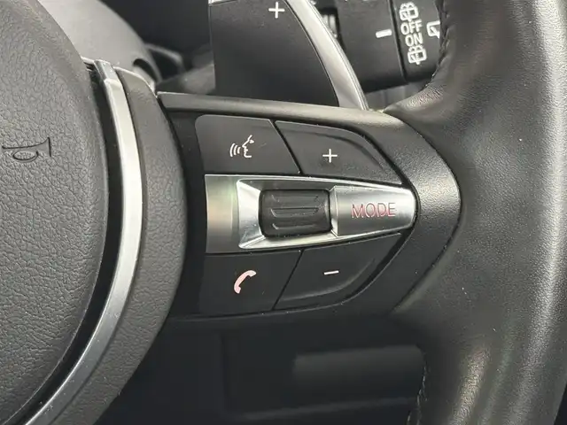 ＢＭＷ Ｘ２ xDrive20i 三重県 2018(平30)年 1.6万km スパークリングストームブリリアントエフェクト プレミアムガソリン・ターボ/xDrive（4WD）/MTモード付フロア8AT（DCT）/8インチ iDriveナビ/（FM/AM/HDDREC/CD/DVD/Bluetooth/USB）/リヤビューカメラ（予想進路表示機能付）/ドライブレコーダー 前後/ETC（ミラー内蔵・ITSスポット対応・DSRC車載器）/【OP】電動パノラマガラスサンルーフ/安全/●ドライビング・アシスト/・レーンディパーチャーウォーニング（車線逸脱警告システム）/・前車接近警告機能/・衝突回避・被害軽減ブレーキ/●【OP】ドライビング・アシスト・プラス/・アクティブクルーズコントロール（ストップ＆ゴー機能付）/●ヒルディセントコントロール/●パーキングアシスト/●パークディスタンスコントロール（フロント・リヤ）/装備/・【OP】BMWヘッドアップディスプレイ/・オートマチックテールゲートオペレーション（開閉）/・シートヒーター（D/N）/・電動サイドサポート付スポーツシート/・左右独立オートエアコン/・オートライト/・LEDヘッドライト/・前後フォグライト/・レインセンサー（オートワイパー）/・パドルシフト/・純正19inAW/・保/取/ナビ取/など