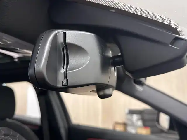 ＢＭＷ Ｘ２ xDrive20i 三重県 2018(平30)年 1.6万km スパークリングストームブリリアントエフェクト プレミアムガソリン・ターボ/xDrive（4WD）/MTモード付フロア8AT（DCT）/8インチ iDriveナビ/（FM/AM/HDDREC/CD/DVD/Bluetooth/USB）/リヤビューカメラ（予想進路表示機能付）/ドライブレコーダー 前後/ETC（ミラー内蔵・ITSスポット対応・DSRC車載器）/【OP】電動パノラマガラスサンルーフ/安全/●ドライビング・アシスト/・レーンディパーチャーウォーニング（車線逸脱警告システム）/・前車接近警告機能/・衝突回避・被害軽減ブレーキ/●【OP】ドライビング・アシスト・プラス/・アクティブクルーズコントロール（ストップ＆ゴー機能付）/●ヒルディセントコントロール/●パーキングアシスト/●パークディスタンスコントロール（フロント・リヤ）/装備/・【OP】BMWヘッドアップディスプレイ/・オートマチックテールゲートオペレーション（開閉）/・シートヒーター（D/N）/・電動サイドサポート付スポーツシート/・左右独立オートエアコン/・オートライト/・LEDヘッドライト/・前後フォグライト/・レインセンサー（オートワイパー）/・パドルシフト/・純正19inAW/・保/取/ナビ取/など