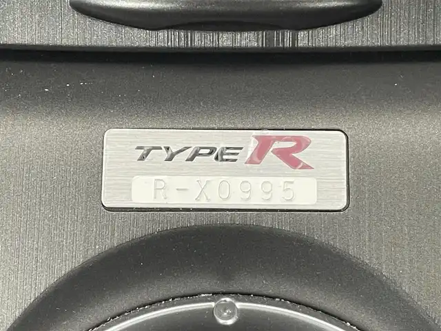 ホンダ シビック タイプR ユーロ 群馬県 2011(平23)年 8.4万km チャンピオンシップホワイト 純正CDオーディオ/==============/Ｈｏｎｄａ　Ｒ　ｓｐｅｃ　シート（アルカンターラ）純正オーディオ　マルチインフォメーションディスプレイ　キーレス　エンジンスターターボタン　シリアルプレート　ＶＳＡ　ＨＩＤ　ｉ－ＶＴＥＣ　６ＭＴ　禁煙/車内ペット毛あり