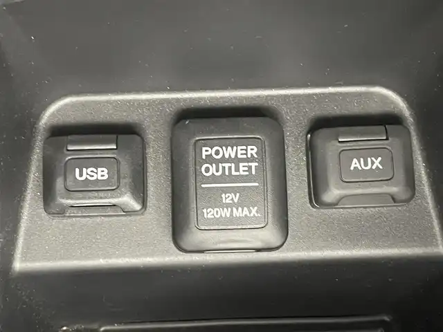 ホンダ シビック タイプR ユーロ 群馬県 2011(平23)年 8.4万km チャンピオンシップホワイト 純正CDオーディオ/==============/Ｈｏｎｄａ　Ｒ　ｓｐｅｃ　シート（アルカンターラ）純正オーディオ　マルチインフォメーションディスプレイ　キーレス　エンジンスターターボタン　シリアルプレート　ＶＳＡ　ＨＩＤ　ｉ－ＶＴＥＣ　６ＭＴ　禁煙/車内ペット毛あり