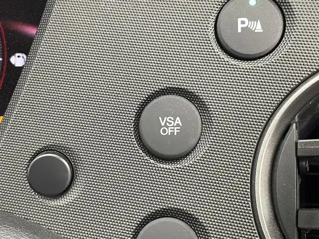 ホンダ シビック タイプR ユーロ 群馬県 2011(平23)年 8.4万km チャンピオンシップホワイト 純正CDオーディオ/==============/Ｈｏｎｄａ　Ｒ　ｓｐｅｃ　シート（アルカンターラ）純正オーディオ　マルチインフォメーションディスプレイ　キーレス　エンジンスターターボタン　シリアルプレート　ＶＳＡ　ＨＩＤ　ｉ－ＶＴＥＣ　６ＭＴ　禁煙/車内ペット毛あり