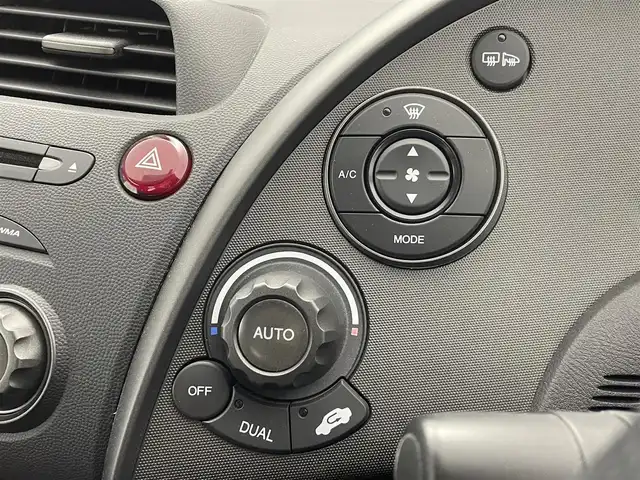 ホンダ シビック タイプR ユーロ 群馬県 2011(平23)年 8.4万km チャンピオンシップホワイト 純正CDオーディオ/==============/Ｈｏｎｄａ　Ｒ　ｓｐｅｃ　シート（アルカンターラ）純正オーディオ　マルチインフォメーションディスプレイ　キーレス　エンジンスターターボタン　シリアルプレート　ＶＳＡ　ＨＩＤ　ｉ－ＶＴＥＣ　６ＭＴ　禁煙/車内ペット毛あり