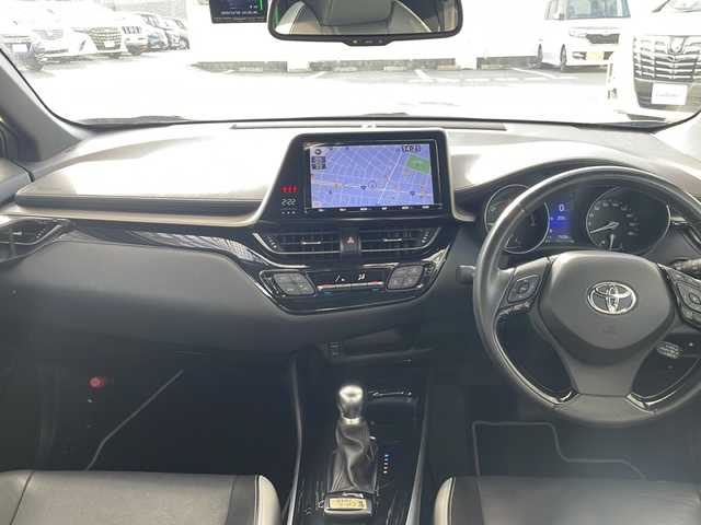 トヨタ Ｃ－ＨＲ G モード ネロ 愛知県 2019(令1)年 7.2万km ブラックマイカ 純正SDナビ/【フルセグ・DVD再生可・CD・Bluetooth】/バックカメラ/ビルトインETC/Toyota Safety Sense/【プリクラッシュセーフティシステム・レーンディパーチャーアラート・レーダークルーズコントロール・ブラインドスポットモニター】/アイドリングストップ/シートヒーター/カーテンエアバック/プッシュスタート/スマートキー/スペアキーあり/純正フロアマット/ドアバイザー/新車保証書/取扱説明書