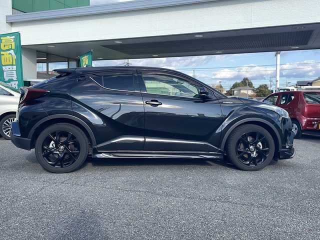 トヨタ Ｃ－ＨＲ G モード ネロ 愛知県 2019(令1)年 7.2万km ブラックマイカ 純正SDナビ/【フルセグ・DVD再生可・CD・Bluetooth】/バックカメラ/ビルトインETC/Toyota Safety Sense/【プリクラッシュセーフティシステム・レーンディパーチャーアラート・レーダークルーズコントロール・ブラインドスポットモニター】/アイドリングストップ/シートヒーター/カーテンエアバック/プッシュスタート/スマートキー/スペアキーあり/純正フロアマット/ドアバイザー/新車保証書/取扱説明書
