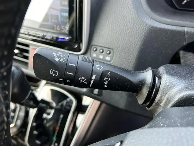 トヨタ ヴォクシー ZS 煌Ⅱ 岡山県 2019(令1)年 4万km イナズマスパーキングブラックガラスフレーク 後席モニター/WAC　/ETC/衝突軽減システム　/純正アルミホイール　/クルーズコントロール　/アイドリングストップ　/MTモード付AT　/レーンキープアシスト　/横滑り防止装置　/オートマチックハイビーム