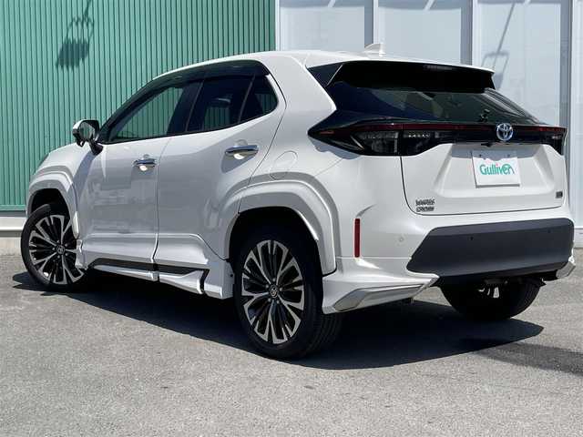 トヨタ ヤリスクロス ハイブリッド Z 福岡県 2021(令3)年 5万km ホワイトパールクリスタルシャイン 純正ディスプレイオーディオ/フルセグTV/バックカメラ/ビルトインETC2.0/ハンズフリーパワーバックドア/セーフティセンス/レーダークルーズコントロール/プリクラッシュセーフティシステム/LEDヘッドランプ/オートライト/純正18インチアルミ/革巻きステアリング/ステアリングヒーター/オートエアコン/合皮/ファブリックコンビシート/シートヒーター/パワーシート/スマートエントリー/取扱説明書/保証書