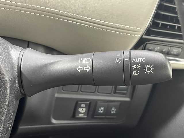 日産 セレナ e－パワー ハイウェイスター V 大阪府 2020(令2)年 4.2万km ブリリアントホワイトパール アルパイン９インチナビＴＶ　ＥＴＣ　バックカメラ　ドラレコ　プロパイロット　両側電動　ＬＥＤヘッドライト　ブラインドスポットモニター　コーナーセンサー　フォグランプ　オートライト　オートエアコン