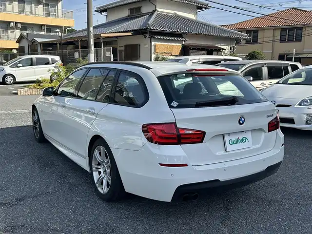 ＢＭＷ ５２８ｉ ツーリング 大阪府 2011(平23)年 7.7万km アルピンホワイトⅢ 純正ナビ/バックカメラ/ビルトインETC/純正１８インチAW/黒革シート/シートヒーター/革巻きステアリング/パドルシフト/クルーズコントロール/アイドリングストップ/コーナーセンサー/ルーフレール/社外マット/キセノンヘッドライト/フォグランプ/保証書/スマートキー