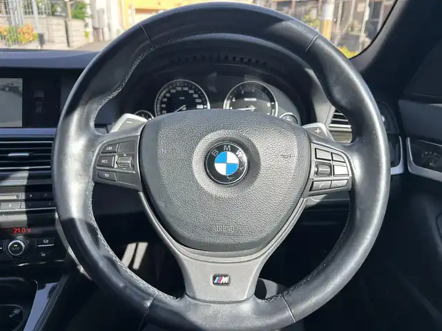 ＢＭＷ ５２８ｉ ツーリング 大阪府 2011(平23)年 7.7万km アルピンホワイトⅢ 純正ナビ/バックカメラ/ビルトインETC/純正１８インチAW/黒革シート/シートヒーター/革巻きステアリング/パドルシフト/クルーズコントロール/アイドリングストップ/コーナーセンサー/ルーフレール/社外マット/キセノンヘッドライト/フォグランプ/保証書/スマートキー