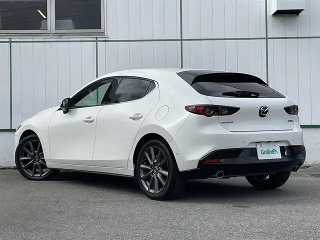 マツダ マツダ３ファストバック 15S ツーリング 山梨県 2020(令2)年 3.9万km スノーフレイクホワイトパールマイカ ワンオーナー/純正ナビ/純正CD/DVD/Bluetooth接続/フルセグTV/ETC/ミラー一体型ドライブレコーダー/電動パーキングブレーキ/ブレーキホールド/アダプティブクルーズコントロール/ステアリングスイッチ/スペアキー/取扱説明書/保証書