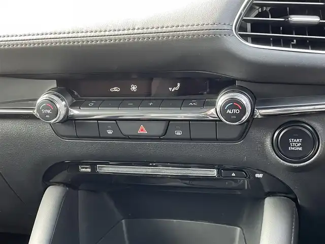 マツダ マツダ３ファストバック 15S ツーリング 山梨県 2020(令2)年 3.9万km スノーフレイクホワイトパールマイカ ワンオーナー/純正ナビ/純正CD/DVD/Bluetooth接続/フルセグTV/ETC/ミラー一体型ドライブレコーダー/電動パーキングブレーキ/ブレーキホールド/アダプティブクルーズコントロール/ステアリングスイッチ/スペアキー/取扱説明書/保証書