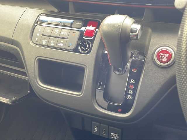ホンダ Ｎ ＯＮＥ RS 沖縄県 2018(平30)年 3.8万km パールⅡ 社外ナビ　【AVIC-RZ901】/　(フルセグＴＶ　DVD　CD　Ｂｌｕｅｔｏｏｔｈ)　/バックカメラ　/ドライブレコーダー　/ハーフレザーシート　/クルーズコントロール　/横滑り防止機能　/プッシュスタート　/スマートキー　/純正１５インチアルミホイール　/ＥＴＣ