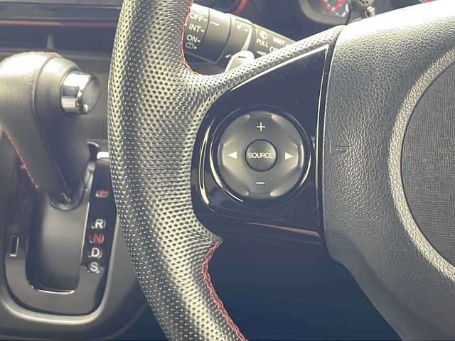 ホンダ Ｎ ＯＮＥ RS 沖縄県 2018(平30)年 3.8万km パールⅡ 社外ナビ　【AVIC-RZ901】/　(フルセグＴＶ　DVD　CD　Ｂｌｕｅｔｏｏｔｈ)　/バックカメラ　/ドライブレコーダー　/ハーフレザーシート　/クルーズコントロール　/横滑り防止機能　/プッシュスタート　/スマートキー　/純正１５インチアルミホイール　/ＥＴＣ