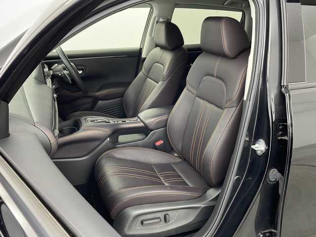 ホンダ ＺＲ－Ｖ ハイブリッド e:HEV Z 兵庫県 2023(令5)年 3.8万km クリスタルブラックパール ・Honda SENSING/・衝突軽減ブレーキ（CMBS）/・先行車発進お知らせ機能/・歩行者事故低減ステアリング/・路外逸脱抑制機能/・標識認識機能/・渋滞追従機能付アダプティブクルーズコントロール（ACC）/・車線維持支援システム（LKAS）/・トラフィックジャムアシスト（渋滞運転支援機能）/・ブラインドスポットインフォメーション/・誤発進抑制機能/・後方誤発進抑制機能/・近距離衝突軽減ブレーキ/・パーキングセンサーシステム/・アダプティブドライビングビーム/・マルチビューカメラシステム/・Honda CONNECTディスプレー/フルセグ/BT/USB/スマホ連携/・ビルトインETC2.0/・パドルシフト/・ステアリングヒーター/・ワイヤレス充電器/・本革シート/・前席パワーシート/・運転席＆助手席シートヒーター/・BOSEプレミアムサウンドシステム(12スピーカー)/・プラズマクラスター/・ハンズフリーアクセスパワーテールゲート/・18インチアルミホイール