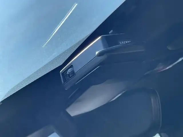 レクサス ＬＢＸ クール 群馬県 2024(令6)年 0.6万km グレー レクサスセーフティーシステム/・衝突軽減ブレーキ/・ブラインドスポット/・クルーズコントロール/・クリアランスソナー/・オートライト/・オートマチックハイビーム/・横滑り防止/・SOSコール/純正9.8インチナビ/・AM/FM/Bluetooth/・フルセグTV/USB/パノラミックビューモニター/パワーシート/パワーバックドア/シートメモリー/シートヒーター/ハンドルヒーター/ヒーターミラー/ETC2.0/純正フロアマット/純正ドアバイザー/純正18インチアルミホイール/プッシュスタート/スマートキー