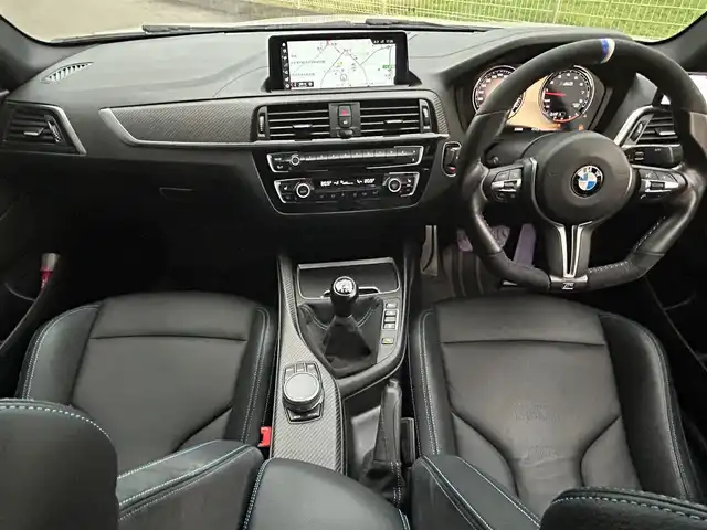 ＢＭＷ Ｍ２ コンペティション 茨城県 2019(令1)年 2.3万km ホッケンハイムシルバー 禁煙車/純正HDDナビ/バックカメラ/ETC/純正ドライブレコーダー/REMUSマフラー/3D Designスポーツステアリング/BMW Studieワイドルームミラー/harman/kardonサウンドシステム/3.0L直6エンジン(アルミ合金製クランクケース)/BMW Mツインターボテクノロジー/パラレルツインターボチャージャー/高精度ダイレクトインジェクションシステム/バルブトロニック/ダブルVANOS/アクティブMディファレンシャル/Mスポーツブレーキシステム/MライトアロイホイールYスポークスタイリング788M(鍛造)/衝突回避・被害軽減ブレーキ/前車接近警告機能/レーンディパーチャーウォーニング/フロント・リヤPDC/クルーズコントロール/アダプティブLEDヘッドライト/オートライト/レインセンサー/リヤフォグランプ/ダコタレザーMスポーツシート/前席パワーシート・シートヒーター/運転席ポジションメモリー/ステアリングスイッチ/ドライブモード(SPORT PLUS・SPORT・CONFORT)/純正フロアマット/プッシュスタート/M・ドアミラー(リバース連動機能付)/新車保証書・取扱説明書/スペアキー
