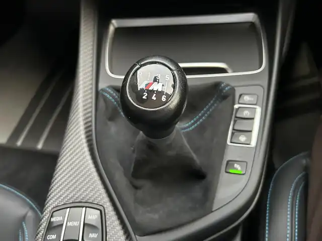 ＢＭＷ Ｍ２ コンペティション 茨城県 2019(令1)年 2.3万km ホッケンハイムシルバー 禁煙車/純正HDDナビ/バックカメラ/ETC/純正ドライブレコーダー/REMUSマフラー/3D Designスポーツステアリング/BMW Studieワイドルームミラー/harman/kardonサウンドシステム/3.0L直6エンジン(アルミ合金製クランクケース)/BMW Mツインターボテクノロジー/パラレルツインターボチャージャー/高精度ダイレクトインジェクションシステム/バルブトロニック/ダブルVANOS/アクティブMディファレンシャル/Mスポーツブレーキシステム/MライトアロイホイールYスポークスタイリング788M(鍛造)/衝突回避・被害軽減ブレーキ/前車接近警告機能/レーンディパーチャーウォーニング/フロント・リヤPDC/クルーズコントロール/アダプティブLEDヘッドライト/オートライト/レインセンサー/リヤフォグランプ/ダコタレザーMスポーツシート/前席パワーシート・シートヒーター/運転席ポジションメモリー/ステアリングスイッチ/ドライブモード(SPORT PLUS・SPORT・CONFORT)/純正フロアマット/プッシュスタート/M・ドアミラー(リバース連動機能付)/新車保証書・取扱説明書/スペアキー