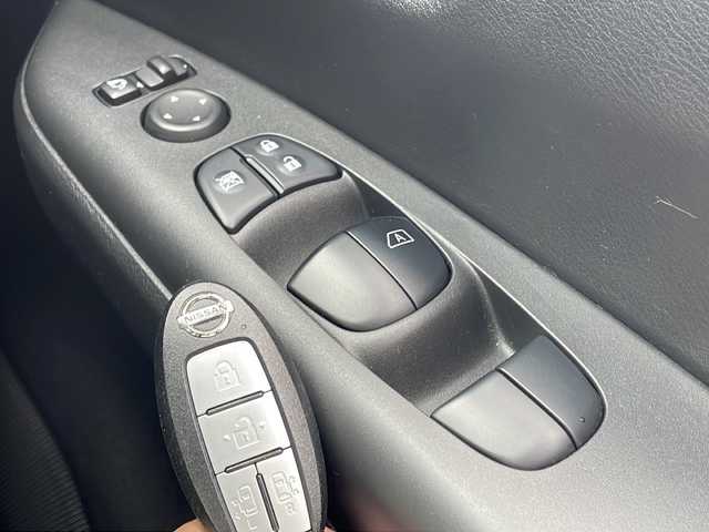 日産 セレナ ハイウェイスター 青森県 2016(平28)年 9.5万km マルーンレッド 2トーン 4WD/セーフティパックA/快適パック/純正9インチナビ・フルセグTV/CD・DVD・Bluetooth・SD/純正フリップダウンモニター/アラウンドビューモニター/インテリジェントパーキングアシスト/両側パワースライドドア/エマージェンシーブレーキ/クルーズコントロール/フロント・バックソナー/サイド・カーテンエアバッグ/前後ドライブレコーダー/ビルトインETC/2.3列目USB電源ソケット/3列目シートスライド/LEDヘッドライト/フォグランプ/純正15インチアルミ