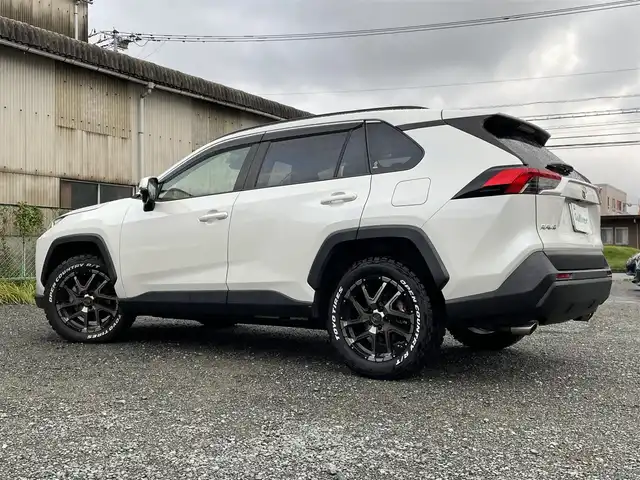 トヨタ ＲＡＶ４ X 福岡県 2020(令2)年 3.3万km ホワイトパールクリスタルシャイン 純正8インチディスプレイオーディオナビバックカメラトヨタセーフティセンスコーナーセンサーBSMUSBポートレーダークルコンデジタルインナーミラーETC純正フロアマット純正LEDヘッドライトスマートキープッシュスタート