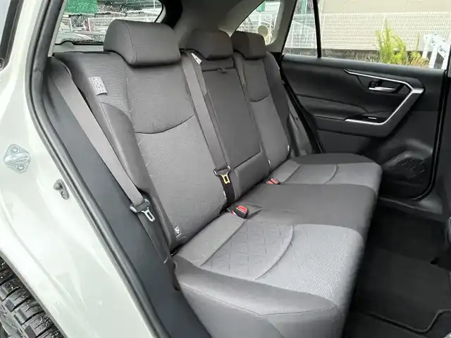 トヨタ ＲＡＶ４ X 福岡県 2020(令2)年 3.3万km ホワイトパールクリスタルシャイン 純正8インチディスプレイオーディオナビバックカメラトヨタセーフティセンスコーナーセンサーBSMUSBポートレーダークルコンデジタルインナーミラーETC純正フロアマット純正LEDヘッドライトスマートキープッシュスタート
