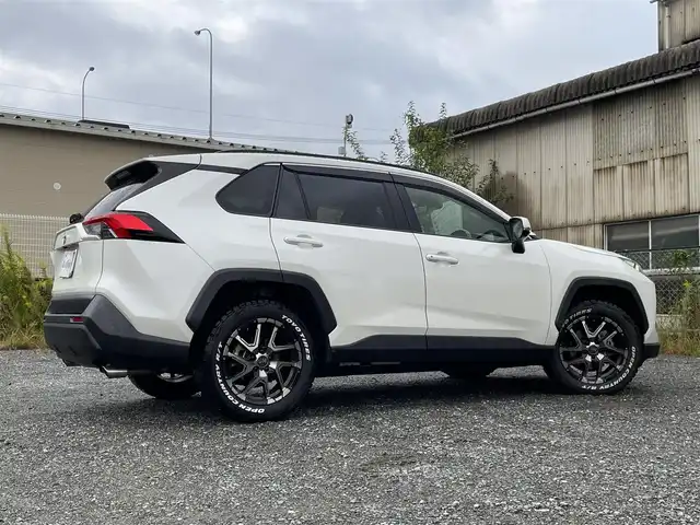 トヨタ ＲＡＶ４ X 福岡県 2020(令2)年 3.3万km ホワイトパールクリスタルシャイン 純正8インチディスプレイオーディオナビバックカメラトヨタセーフティセンスコーナーセンサーBSMUSBポートレーダークルコンデジタルインナーミラーETC純正フロアマット純正LEDヘッドライトスマートキープッシュスタート