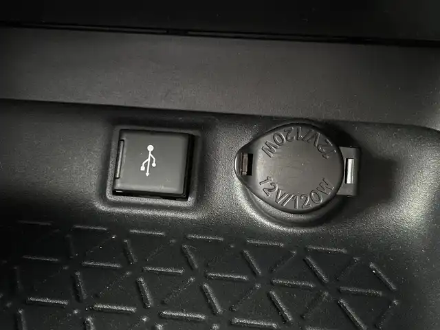トヨタ ＲＡＶ４ X 福岡県 2020(令2)年 3.3万km ホワイトパールクリスタルシャイン 純正8インチディスプレイオーディオナビバックカメラトヨタセーフティセンスコーナーセンサーBSMUSBポートレーダークルコンデジタルインナーミラーETC純正フロアマット純正LEDヘッドライトスマートキープッシュスタート