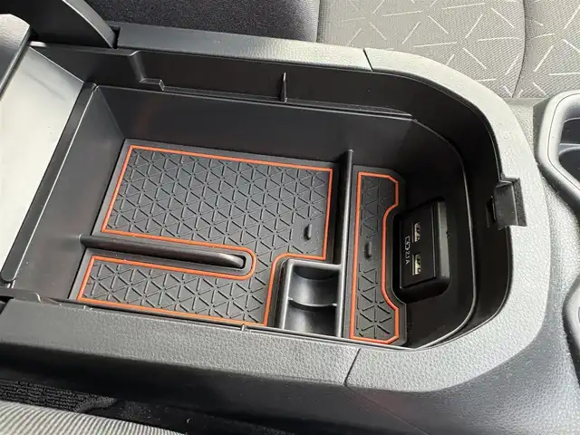 トヨタ ＲＡＶ４ X 大分県 2020(令2)年 3.4万km ホワイトパールクリスタルシャイン ・純正8インチディスプレイオーディオナビ/・バックカメラ/・トヨタセーフティセンス/・コーナーセンサー/・BSM/・USBポート/・レーダークルコン/・デジタルインナーミラー/・ETC/・純正フロアマット/・純正LEDヘッドライト/・スマートキー/・プッシュスタート