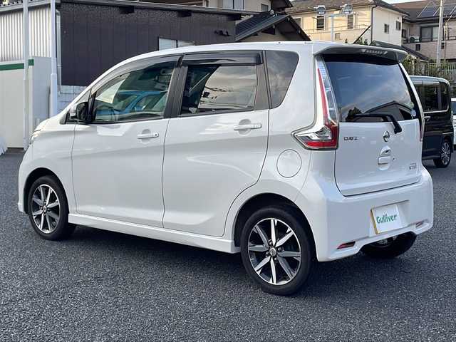 日産 デイズ ハイウェイスターG ターボ 東京都 2016(平28)年 4.3万km ホワイトパール メモリナビ/ワンセグテレビ/アラウンドビューモニター/プッシュスタート/ETC/純正15インチAW