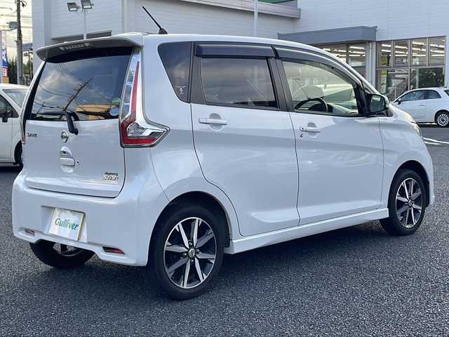 日産 デイズ ハイウェイスターG ターボ 東京都 2016(平28)年 4.3万km ホワイトパール メモリナビ/ワンセグテレビ/アラウンドビューモニター/プッシュスタート/ETC/純正15インチAW