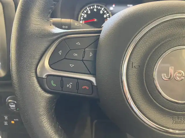 クライスラー・ジープ ジープ レネゲード リミテッド 熊本県 2023(令5)年 2.6万km 白 純正ナビ/バックカメラ/レザーシート/アダプティブクルーズコントロール/ブラインドスポットモニター/ETC2.0/衝突軽減ブレーキ/ドライブレコーダー/シートヒーター/プッシュスタート/電動格納ミラー