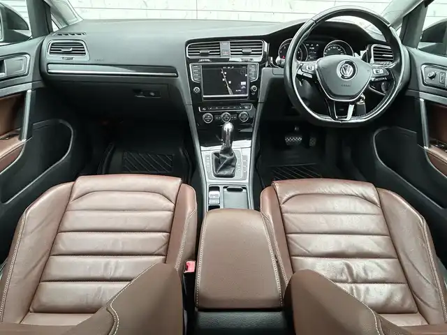 フォルクスワーゲン ゴルフ TSI ハイライン BMテクノ 新潟県 2014(平26)年 5.5万km 黒 衝突軽減/MT付き革巻きステアリング/レザーシート/クルーズコントロール追従有/アイドリングストップ/スペアキー1本/ETC/シートヒーターDN席/パワーシートD席/バックカメラ/ディーラーオプションメモリナビ/（フルセグ、Bluetooth、CD/DVD、AM/FM）/横滑り防止/レーンキープアシスト/キセノンヘッドライト/オートライト/純正フロアマット/純正アルミホイール