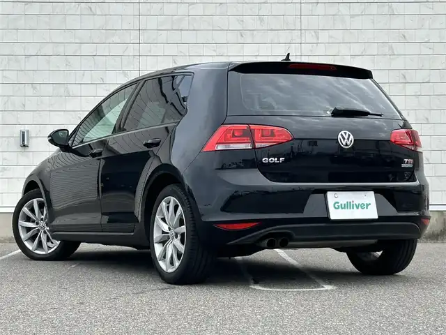 フォルクスワーゲン ゴルフ TSI ハイライン BMテクノ 新潟県 2014(平26)年 5.5万km 黒 衝突軽減/MT付き革巻きステアリング/レザーシート/クルーズコントロール追従有/アイドリングストップ/スペアキー1本/ETC/シートヒーターDN席/パワーシートD席/バックカメラ/ディーラーオプションメモリナビ/（フルセグ、Bluetooth、CD/DVD、AM/FM）/横滑り防止/レーンキープアシスト/キセノンヘッドライト/オートライト/純正フロアマット/純正アルミホイール