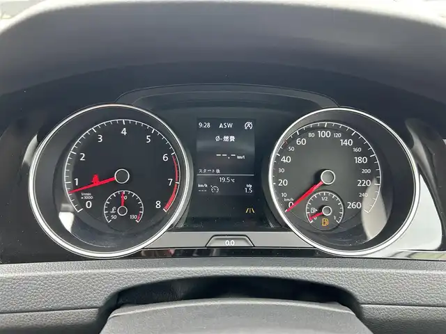 フォルクスワーゲン ゴルフ TSI ハイライン BMテクノ 新潟県 2014(平26)年 5.5万km 黒 衝突軽減/MT付き革巻きステアリング/レザーシート/クルーズコントロール追従有/アイドリングストップ/スペアキー1本/ETC/シートヒーターDN席/パワーシートD席/バックカメラ/ディーラーオプションメモリナビ/（フルセグ、Bluetooth、CD/DVD、AM/FM）/横滑り防止/レーンキープアシスト/キセノンヘッドライト/オートライト/純正フロアマット/純正アルミホイール