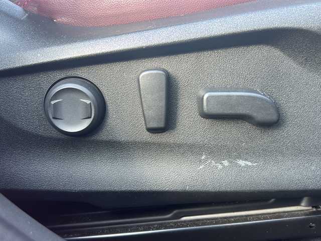 スバル レヴォーグ 1．8STIスポーツ EX 千葉県 2021(令3)年 5.5万km ピュアレッド ワンオーナー/スバルアイサイトテクノロジー/・衝突軽減ブレーキ/・レーダークルーズコントロール/・ステアリング連動ヘッドランプ/・横滑り防止/・オートライト/・SOSコール/・サイドカメラ/・バックカメラ/純正11.6インチナビ/・AM/FM/フルセグTV/・Bluetooth/USB/AUX/赤レザーシート/パドルシフト/パワーシート前席/シートヒーター前席/後席/シートメモリー/パワーバックドア/LEDヘッドライト/LEDフォグランプ/ETC/純正ラバーフロアマット/純正ドアバイザー/電動パーキング/プッシュスタート/スマートキー/スペアキー/保証書/取扱説明書