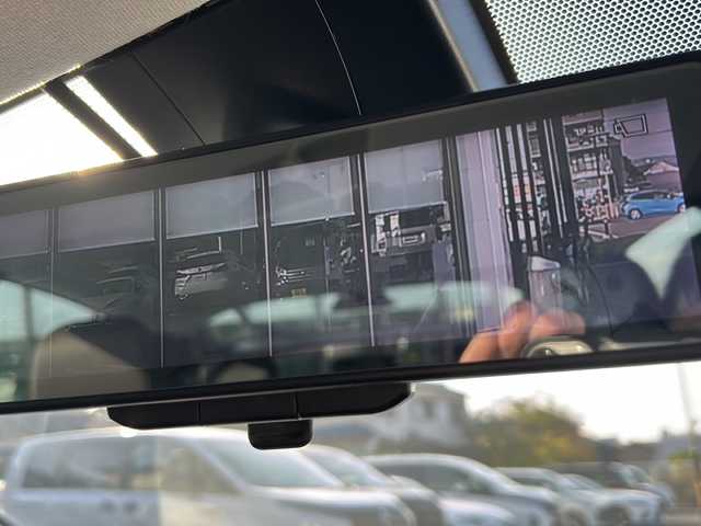 トヨタ プリウス 岐阜県 2020(令2)年 3.7万km パール 登録時走行距離36420ｋｍ/純正９インチナビ/バックカメラ/フルセグテレビ/デジタルインナーミラー/衝突軽減システム/レーダークルーズコントロール/ドライブレコーダー/ビルトインＥＴＣ/純正フロアマット/純正アルミホイール/LEDヘッドライト/Bluetooth/コーナーセンサー/フォグライト/禁煙車/横滑り防止装置/スマートキー/プッシュスタート/オートライト/オートハイビーム