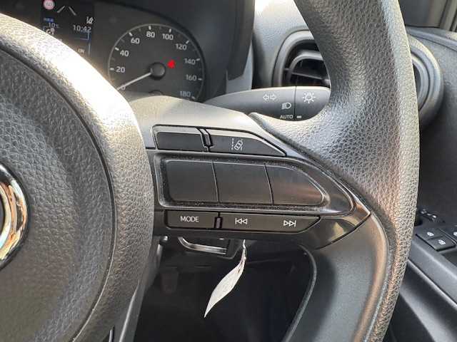 トヨタ ヤリス X 大阪府 2020(令2)年 2.7万km スーパーホワイトⅡ 純正ディスプレイオーディオ/Bluetooth/ナビ/USB/Miracast/バックカメラ/トヨタセーフティセンス/前後ドライブレコーダー/ステアリングスイッチ/リモコンキー/電動格納ミラー