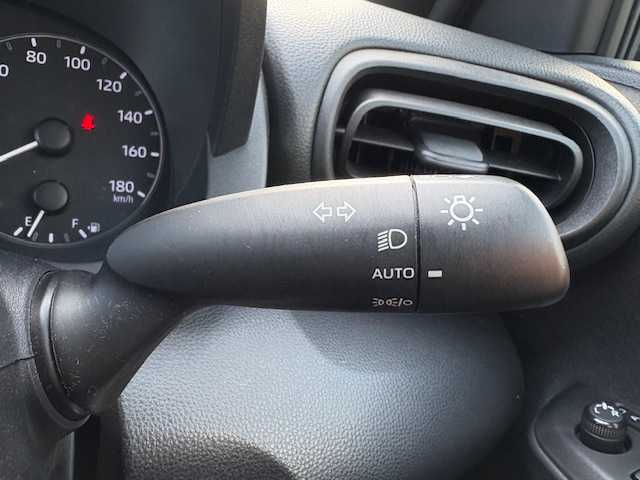 トヨタ ヤリス X 大阪府 2020(令2)年 2.7万km スーパーホワイトⅡ 純正ディスプレイオーディオ/Bluetooth/ナビ/USB/Miracast/バックカメラ/トヨタセーフティセンス/前後ドライブレコーダー/ステアリングスイッチ/リモコンキー/電動格納ミラー