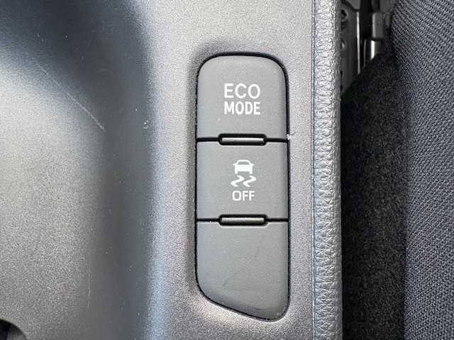 トヨタ ヤリス X 大阪府 2020(令2)年 2.7万km スーパーホワイトⅡ 純正ディスプレイオーディオ/Bluetooth/ナビ/USB/Miracast/バックカメラ/トヨタセーフティセンス/前後ドライブレコーダー/ステアリングスイッチ/リモコンキー/電動格納ミラー