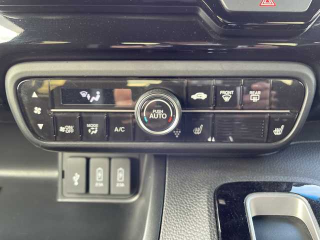 ホンダ Ｎ ＢＯＸ カスタム L 岡山県 2021(令3)年 2.6万km クリスタルブラックパール 純正8インチナビ　VXU-217NBi/フルセグTV、Bluetooth、CD、DVD、AM、FM/バックカメラ/ETC/前方ドライブレコーダー/前席シートヒーター/片側パワースライドドア/レーダークルーズコントロール/ホンダセンシング/シートバックテーブル/リアロールサンシェード