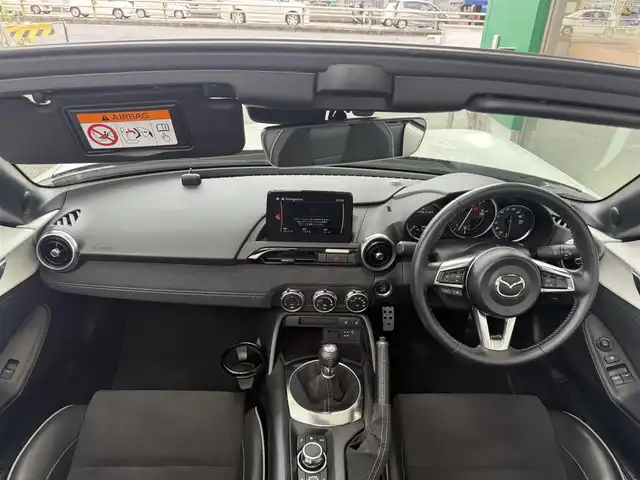 マツダ ロードスター RS 愛知県 2022(令4)年 3.3万km スノーフレイクホワイトパールマイカ /禁煙車//BOSEサウンドシステム//マツダスピードエアロ//マツダスピードストラッドタワーバー//インダクションサウンドエンサー//純正リアスポイラー//アルカンターラコンソールリッド・シフトブーツ//ドアデコレーションパネル・インパネデコレーション//フューエルフィラーデカール//ディスプレイオーディオ//フルセグ/Bluetooth/USB/CD/DVD/AUX//CarPlay/AndroidAuto//バックカメラ//ETC//RECAROシート//シートヒーター//スマートシティーブレーキサポート//ブラインドスポットモニター//車線逸脱警報システム//パーキングセンサー//クルーズコントロール//ビルシュタインショックアブソーバー//純正16インチアルミホイール//DSC//LEDオートヘッドライト//ハイビームコントロール//LEDアクセサリーランプ//フットランプ＆イルミネーション//カミングホームライト/リービングホームライト//プッシュスタート//スペアスマートキー//革巻きステアリング//ステアリモコン//チルト&テレスコピックステアリング//純正フロアマット//オートワイパー//自動防眩ミラー/純正親水ブルーミラー//保証書/取扱説明書//点検整備記録簿R4.7