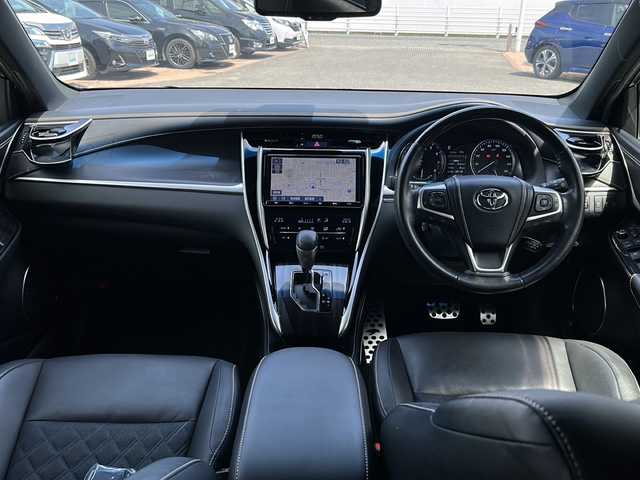 トヨタ ハリアー プレミアム 佐賀県 2019(令1)年 2.7万km ホワイトパールクリスタルシャイン メモリナビ/Bluetooth/CD/DVD/ワンオーナー/バックカメラ/地デジテレビ/フロントエアロ（MODELLISTA)/トヨタセーフティセンス/・衝突軽減システム/・レーンキープアシスト/・クリアランスソナー/ETC/MTモード付AT/オートライト／オートマチックハイビーム/クリアランスソナー/ブレーキホールド/パワーシート/エンジンスタートボタン/コーナーセンサー前後/エアバッグWサイド/電格ウィンカーミラー/ステアリングスイッチ/ウッド調皮まきステアリング
