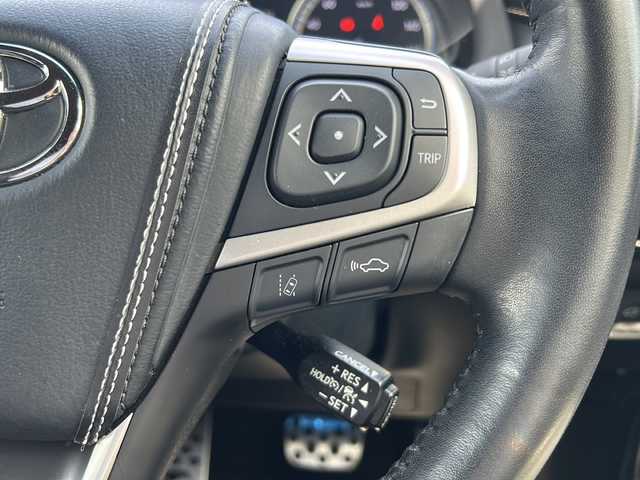 トヨタ ハリアー プレミアム 佐賀県 2019(令1)年 2.7万km ホワイトパールクリスタルシャイン メモリナビ/Bluetooth/CD/DVD/ワンオーナー/バックカメラ/地デジテレビ/フロントエアロ（MODELLISTA)/トヨタセーフティセンス/・衝突軽減システム/・レーンキープアシスト/・クリアランスソナー/ETC/MTモード付AT/オートライト／オートマチックハイビーム/クリアランスソナー/ブレーキホールド/パワーシート/エンジンスタートボタン/コーナーセンサー前後/エアバッグWサイド/電格ウィンカーミラー/ステアリングスイッチ/ウッド調皮まきステアリング