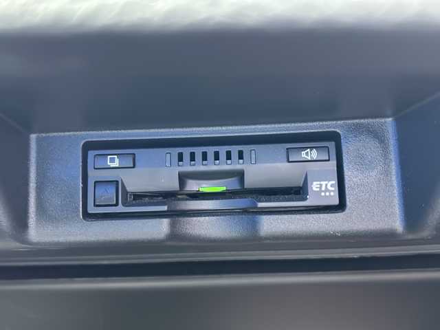 トヨタ ハリアー プレミアム 佐賀県 2019(令1)年 2.7万km ホワイトパールクリスタルシャイン メモリナビ/Bluetooth/CD/DVD/ワンオーナー/バックカメラ/地デジテレビ/フロントエアロ（MODELLISTA)/トヨタセーフティセンス/・衝突軽減システム/・レーンキープアシスト/・クリアランスソナー/ETC/MTモード付AT/オートライト／オートマチックハイビーム/クリアランスソナー/ブレーキホールド/パワーシート/エンジンスタートボタン/コーナーセンサー前後/エアバッグWサイド/電格ウィンカーミラー/ステアリングスイッチ/ウッド調皮まきステアリング
