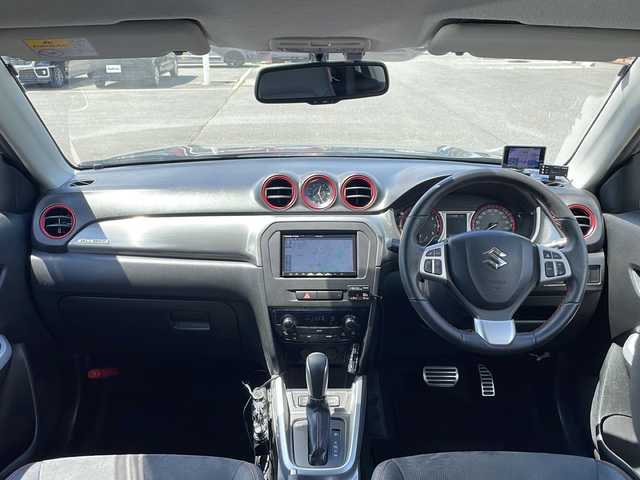 スズキ エスクード 1．4 ターボ 青森県 2018(平30)年 8.8万km ギャラクティックグレーメタリック 4WD・ターボ/社外メモリナビ・フルセグTV/CD・DVD・Bluetooth・SD/バックカメラ/前席シートヒーター/レーダーブレーキサポート2/追従クルーズコントロール/ETC/LEDヘッドライト/フォグランプ/純正17インチアルミ/社外アルミ付きスタッドレス有/プッシュスタート/スマートキー