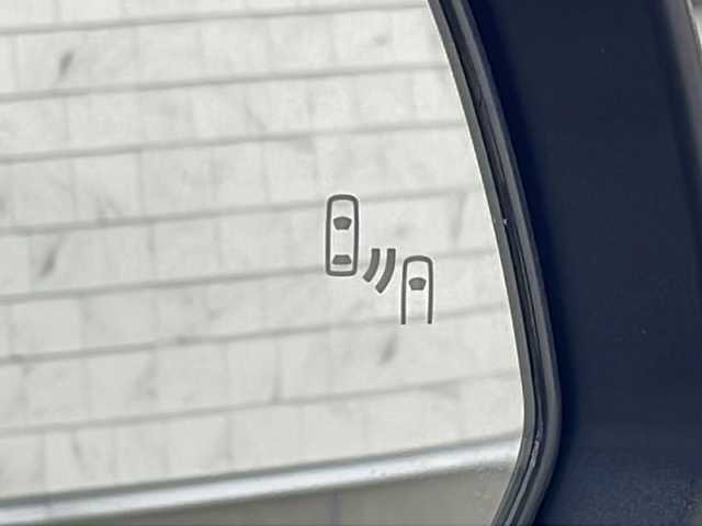 トヨタ ヴォクシー ハイブリッド S－Z 山形県 2023(令5)年 4万km アティチュードブラックマイカ GRエアロ(F/S/R)/トヨタチームメイト/・アドバンストドライブ/・アドバンストパーク/快適便利パッケージHigh/・両側ハンズフリーデュアルパワースライドドア/・パワーバックドア/・ステアリングヒーター/・前席/2列目シートヒーター/・2列目オットマン/・デュアルオートエアコン（ナノイーXあり）/ドライビングサポートパッケージ/・カラーヘッドアップディスプレイ/・デジタルインナーミラー/ディスプレイオーディオプラス/フルセグTV/パノラミックビューモニター/レーダークルーズコントロール/クリアランスソナー/トヨタセーフティセンス/・プリクラッシュセーフティ/・レーントレーシングアシスト/・レーンディパーチャーアラート/・オートマチックハイビーム/・ロードサインアシスト/・ドライバー異常時対応システム/・プロアクティブドライビングアシスト/・発進遅れ告知機能/AC100V電源/パーキングサポートブレーキ(前後静止物)/LEDヘッドランプ/革巻きステアリング/ステアリングスイッチ/ビルトインETC2.0/合皮/ファブリックコンビシート/スマートエントリー/スタートシステム/禁煙車