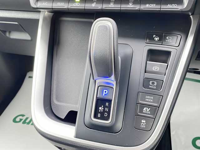 トヨタ ヴォクシー ハイブリッド S－Z 山形県 2023(令5)年 4万km アティチュードブラックマイカ GRエアロ(F/S/R)/トヨタチームメイト/・アドバンストドライブ/・アドバンストパーク/快適便利パッケージHigh/・両側ハンズフリーデュアルパワースライドドア/・パワーバックドア/・ステアリングヒーター/・前席/2列目シートヒーター/・2列目オットマン/・デュアルオートエアコン（ナノイーXあり）/ドライビングサポートパッケージ/・カラーヘッドアップディスプレイ/・デジタルインナーミラー/ディスプレイオーディオプラス/フルセグTV/パノラミックビューモニター/レーダークルーズコントロール/クリアランスソナー/トヨタセーフティセンス/・プリクラッシュセーフティ/・レーントレーシングアシスト/・レーンディパーチャーアラート/・オートマチックハイビーム/・ロードサインアシスト/・ドライバー異常時対応システム/・プロアクティブドライビングアシスト/・発進遅れ告知機能/AC100V電源/パーキングサポートブレーキ(前後静止物)/LEDヘッドランプ/革巻きステアリング/ステアリングスイッチ/ビルトインETC2.0/合皮/ファブリックコンビシート/スマートエントリー/スタートシステム/禁煙車