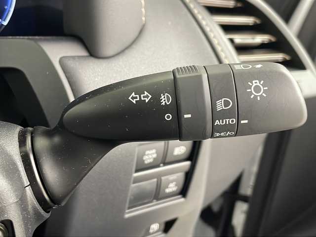 トヨタ アルファードハイブリット Z 埼玉県 2024(令6)年 0.5万km プラチナホワイトパールマイカ ユニバーサルステップ　/純正ディスプレイオーディオ　/全方位カメラ　/ＢＳＭ　/ワイヤレス充電器　/前後ドライブレコーダー　/ビルトインＥＴＣ２．０　/メモリ付きパワーシート/シートヒーター/エアシート/ステアリングヒーター/電動リアゲート　/レーダークルーズコントロール/アドバンストパーク＋PKSB/パドルシフト/オットマン/両側パワースライドドア/純正アルミホイール/純正フロアマット/LEDヘッドライト/オートマティックハイビーム/フォグランプ