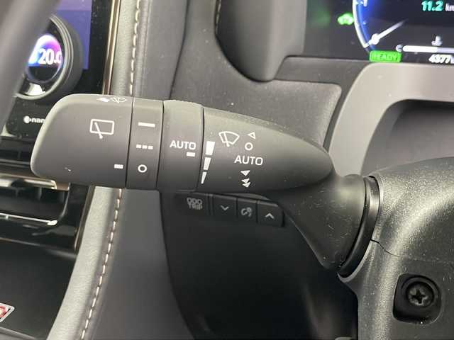 トヨタ アルファードハイブリット Z 埼玉県 2024(令6)年 0.5万km プラチナホワイトパールマイカ ユニバーサルステップ　/純正ディスプレイオーディオ　/全方位カメラ　/ＢＳＭ　/ワイヤレス充電器　/前後ドライブレコーダー　/ビルトインＥＴＣ２．０　/メモリ付きパワーシート/シートヒーター/エアシート/ステアリングヒーター/電動リアゲート　/レーダークルーズコントロール/アドバンストパーク＋PKSB/パドルシフト/オットマン/両側パワースライドドア/純正アルミホイール/純正フロアマット/LEDヘッドライト/オートマティックハイビーム/フォグランプ