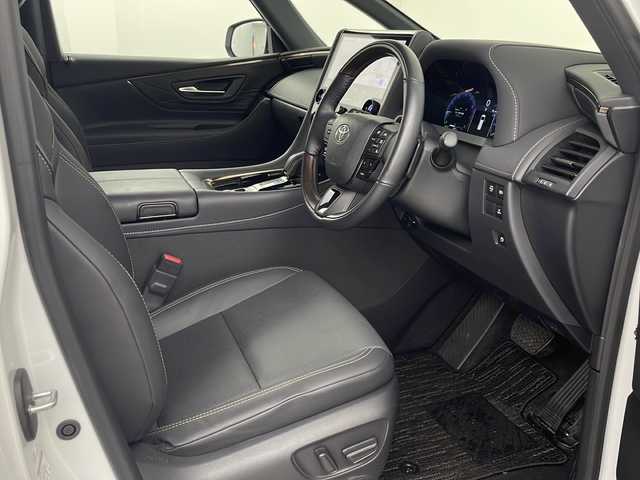 トヨタ アルファードハイブリット Z 埼玉県 2024(令6)年 0.5万km プラチナホワイトパールマイカ ユニバーサルステップ　/純正ディスプレイオーディオ　/全方位カメラ　/ＢＳＭ　/ワイヤレス充電器　/前後ドライブレコーダー　/ビルトインＥＴＣ２．０　/メモリ付きパワーシート/シートヒーター/エアシート/ステアリングヒーター/電動リアゲート　/レーダークルーズコントロール/アドバンストパーク＋PKSB/パドルシフト/オットマン/両側パワースライドドア/純正アルミホイール/純正フロアマット/LEDヘッドライト/オートマティックハイビーム/フォグランプ